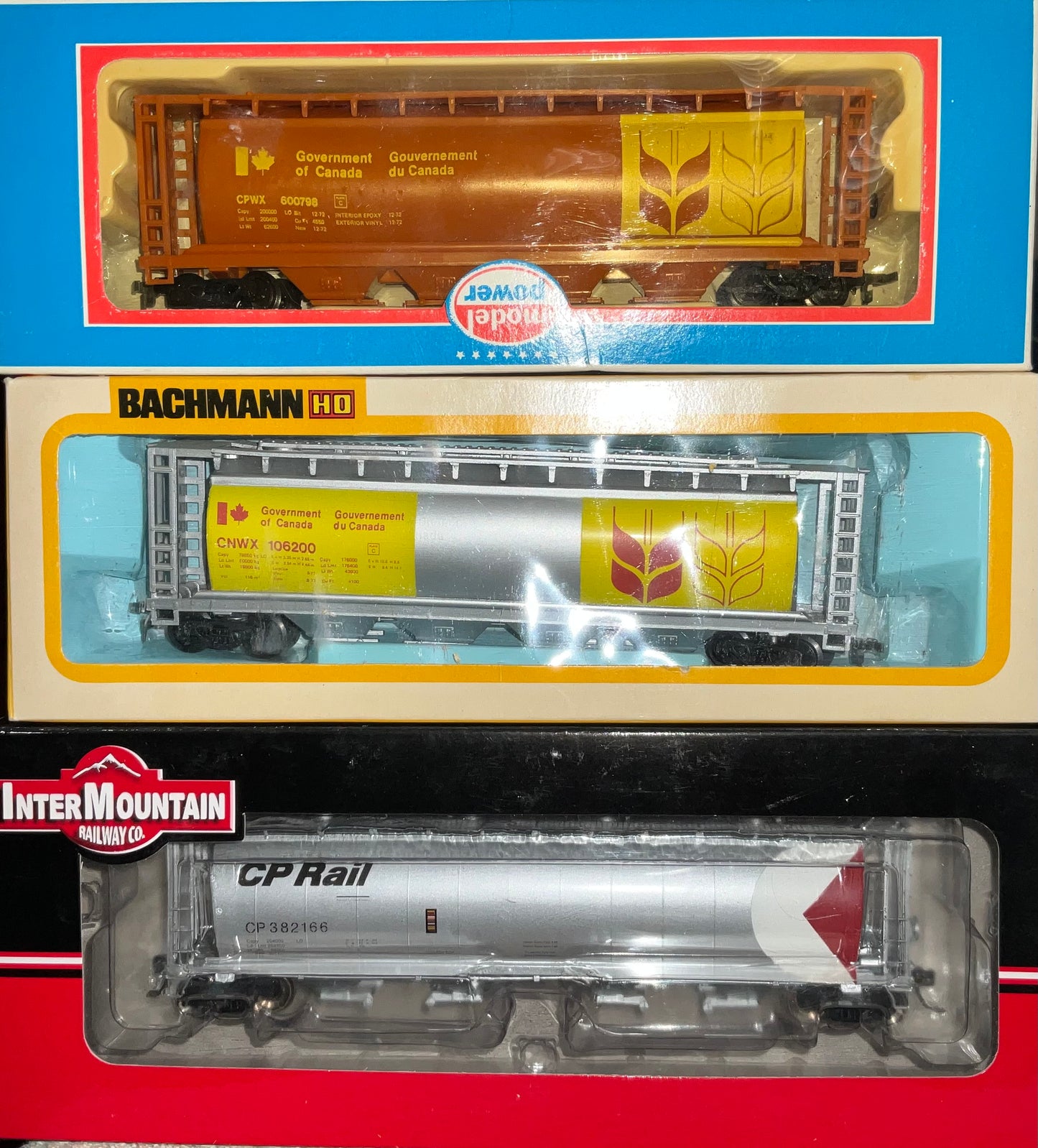 Grain Hoppers, Set of 3 x 51’ Cylindrical by Bachman, Model Power and InterMountain