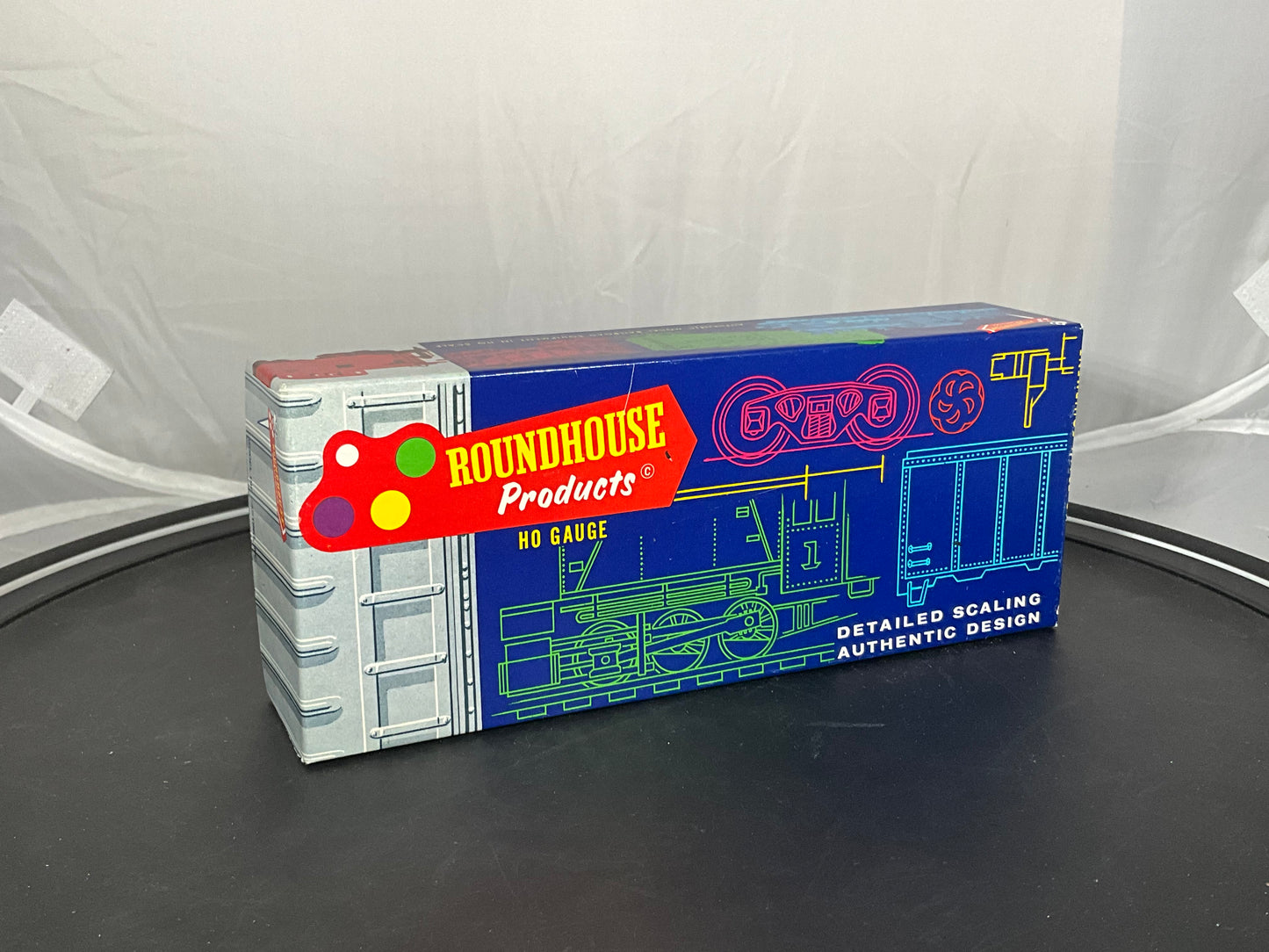 Roundhouse, #1264 - Canadian Pacific insulated 50’ box car KIT,