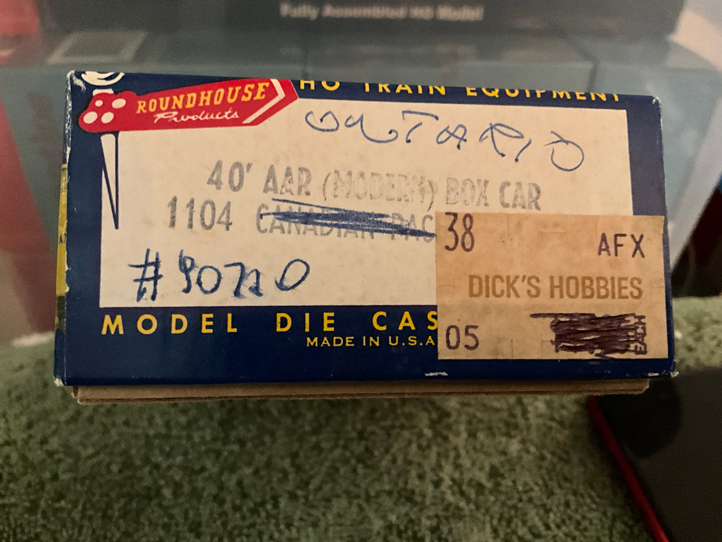 Roundhouse Item #90710 - Ontario Northland modern box car kit, in blue box