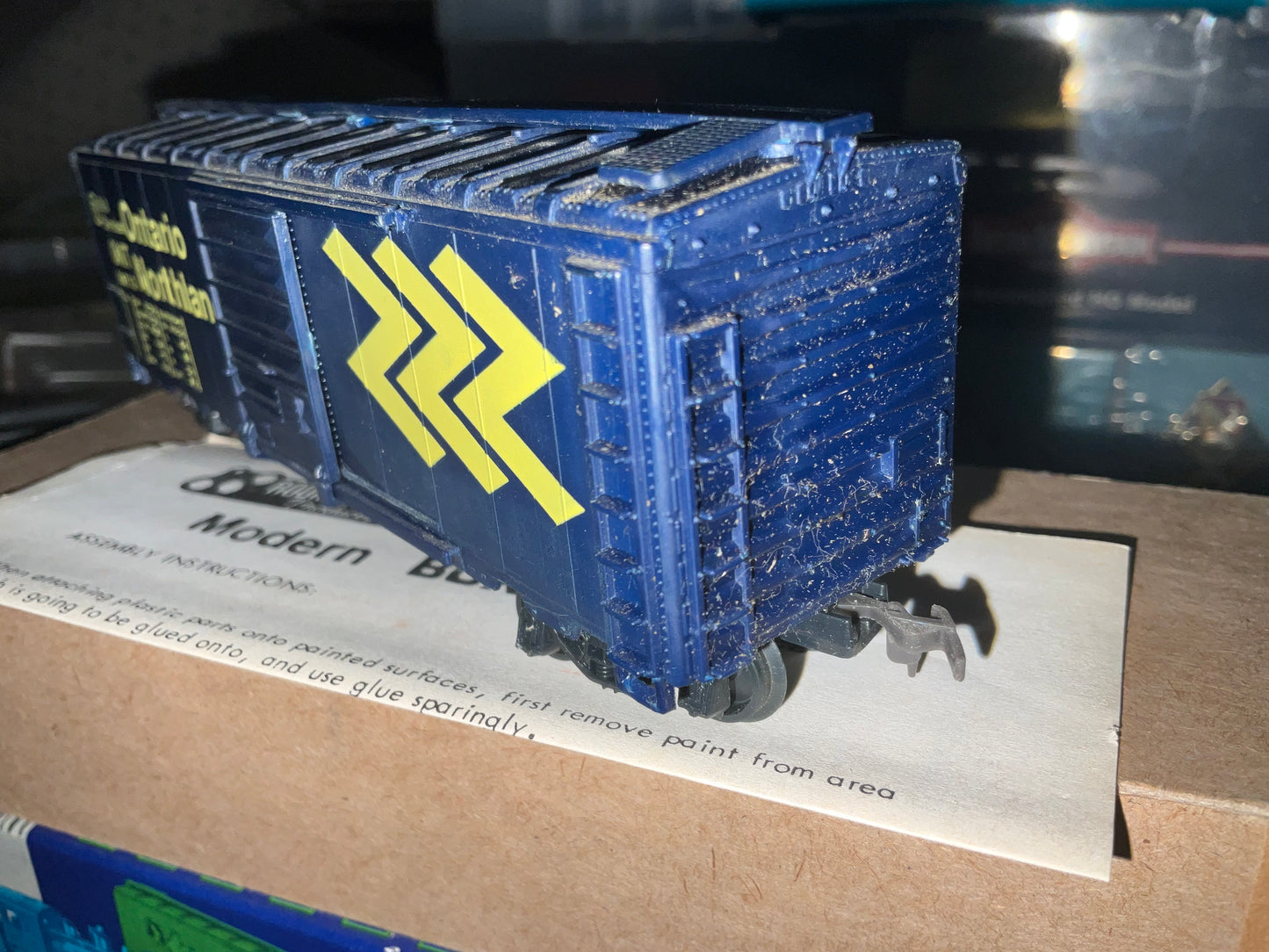 Roundhouse Item #90710 - Ontario Northland modern box car kit, in blue box