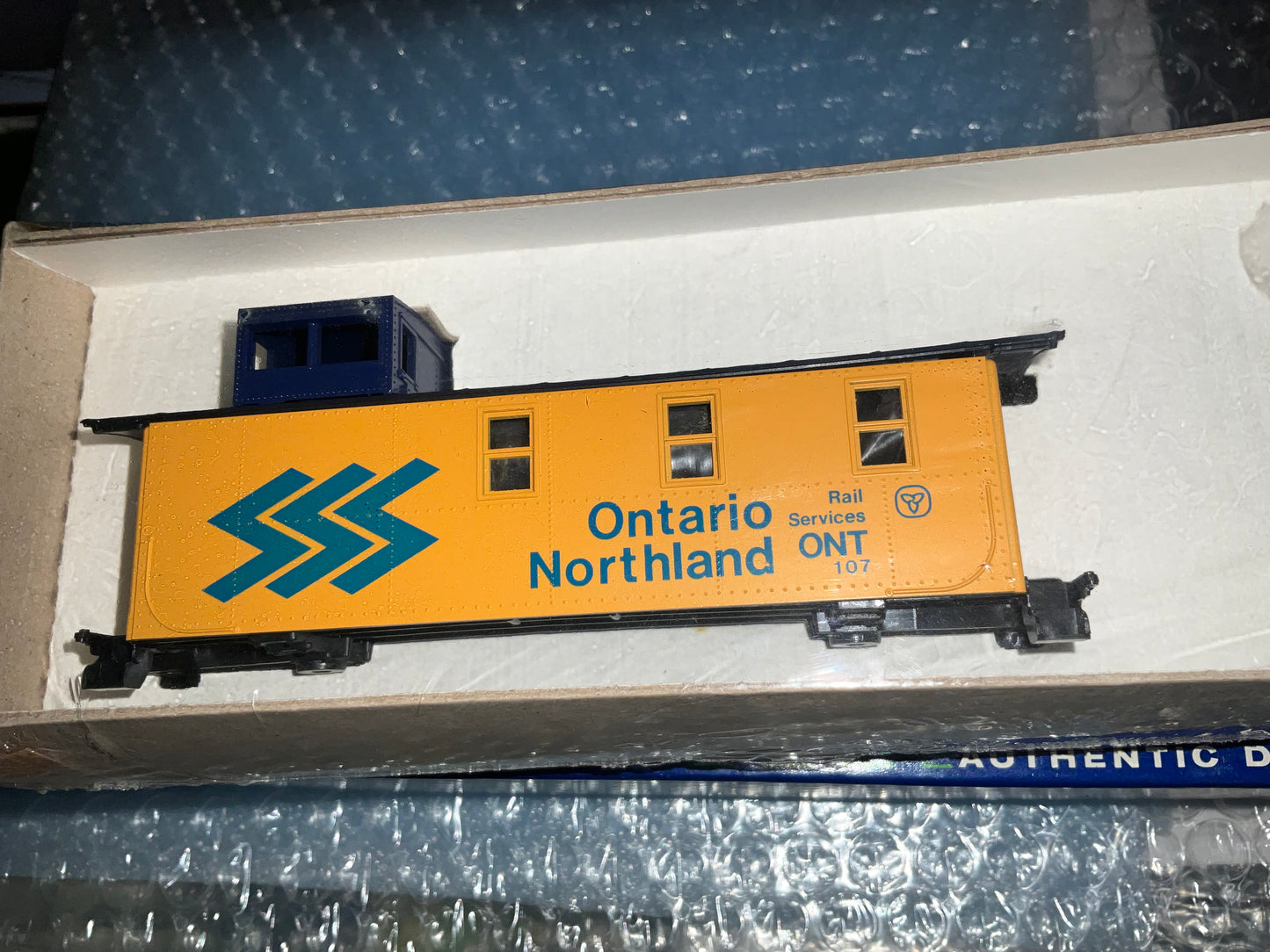 Roundhouse, item #3492 - Ontario Northland 3 windows caboose