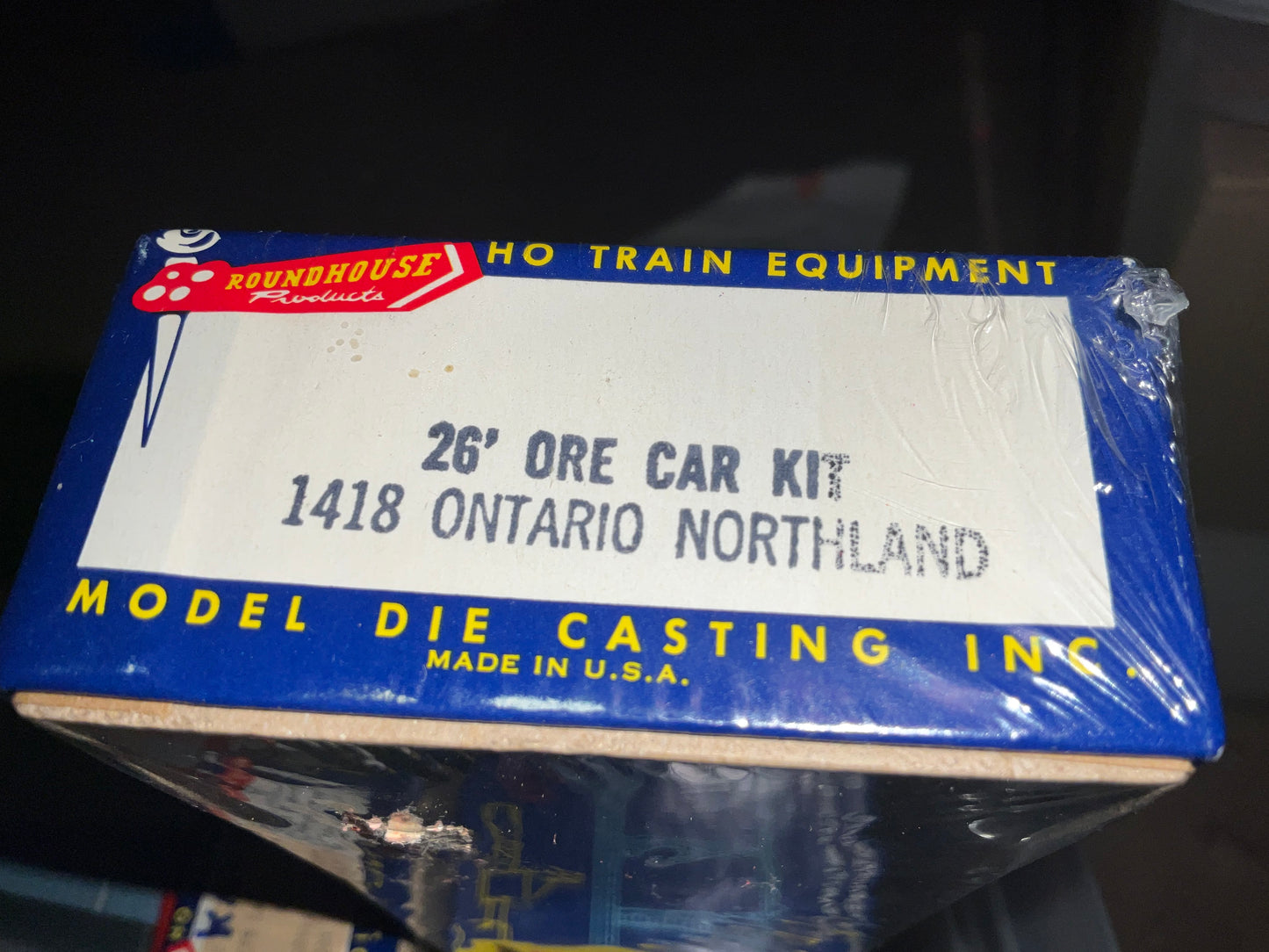 Roundhouse - Item #1418 - Ontario Northland ORE Hopper kit. in blue box