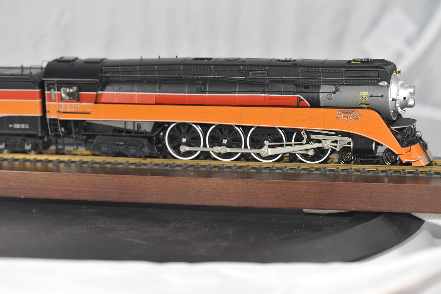 MTH - item 80-3116-1 - Daylight Diecast GS-4 4-8-4 Steam Locomotive. Sound and Smoke.