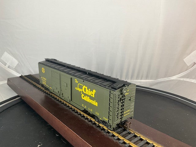 Athearn - item 92411 - SANTA FE SUPER CHIEF 50' Express box car.